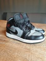 Sneakers Nike air Jordan 1 mid red shadow (GS) 38,5, Kleding | Heren, Nike Air Jordan, Ophalen of Verzenden, Zo goed als nieuw
