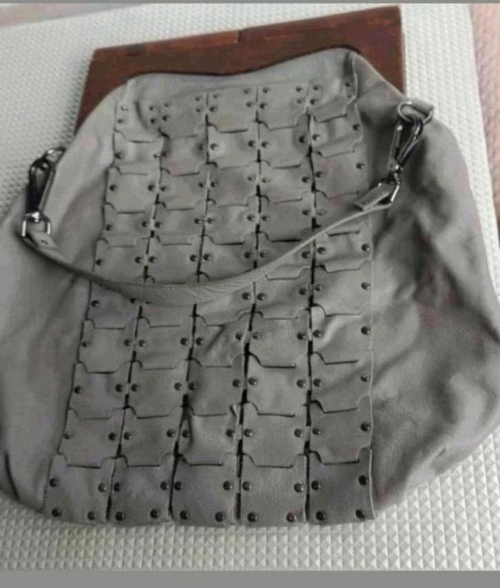 SALESALESALE Z.g.a.n. Grijze Lederen tas van Zara etc., Sieraden, Tassen en Uiterlijk, Tassen | Damestassen, Ophalen of Verzenden