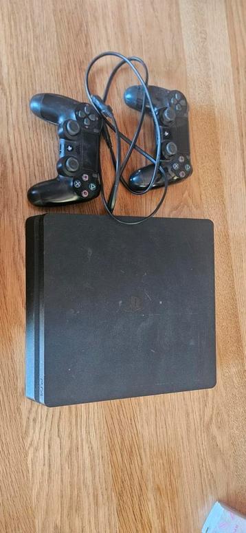 Sony playstation 4 met 2 controllers beschikbaar voor biedingen