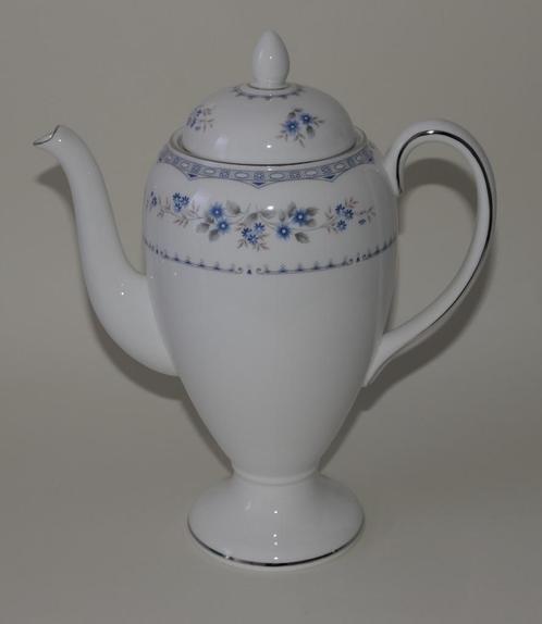 Wedgwood koffiepot "Gardenia" R 4628., Huis en Inrichting, Keuken | Servies, Zo goed als nieuw, Overige typen, Wedgwood, Porselein