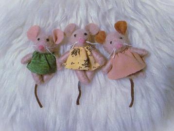 Drieling muisjes van caramel viltwol 6 cm muizenhuis blythe beschikbaar voor biedingen
