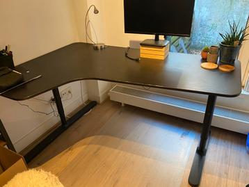 Corner dark brown bureau / desk for sale! beschikbaar voor biedingen