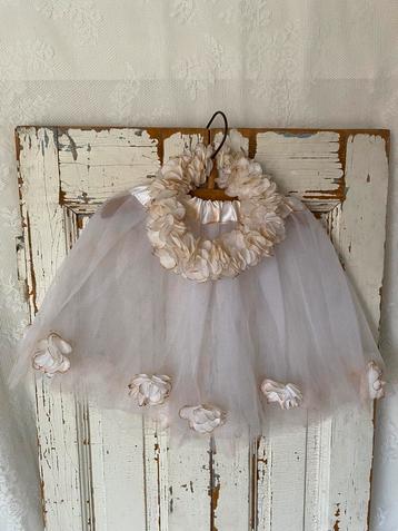 Brocante tutu met bloemenkransje beschikbaar voor biedingen