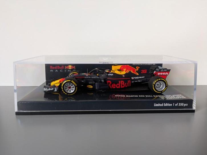 MiniChamps - Red Bull Max Verstappen - Showcar 2018 1:43, Hobby en Vrije tijd, Modelauto's | 1:43, Zo goed als nieuw, Auto, MiniChamps