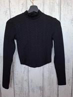 Zwarte cropped top van Bershka - met opstaande kraag- maat S, Zwart, Lange mouw, Maat 36 (S), Gedragen