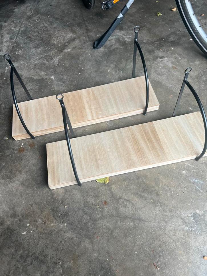 2 Wandplankjes - Stijlvol en praktisch!, Huis en Inrichting, Woonaccessoires | Wandplanken en Boekenplanken, Zo goed als nieuw