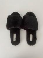 Fluffy slippers, Ophalen of Verzenden, Zo goed als nieuw