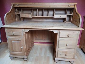 Grenen secretaire. Rolluik. beschikbaar voor biedingen