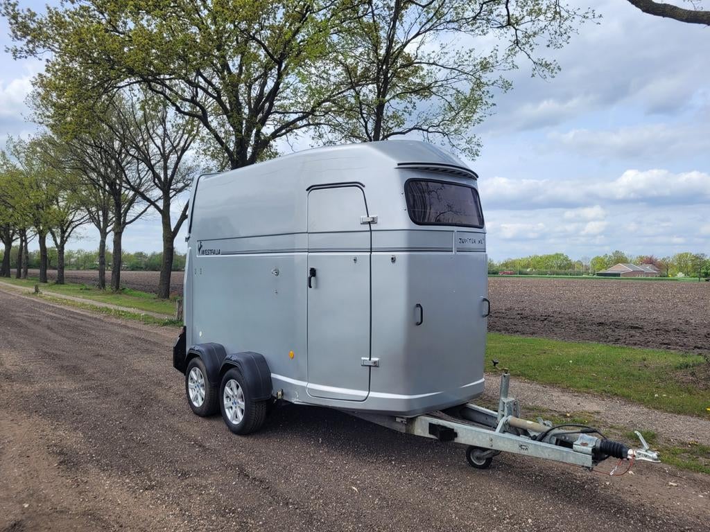 Luxe ruime polyester Westfalia XL 2 paards met zadelkamer, Ophalen of Verzenden, Polyester, 2-paards trailer