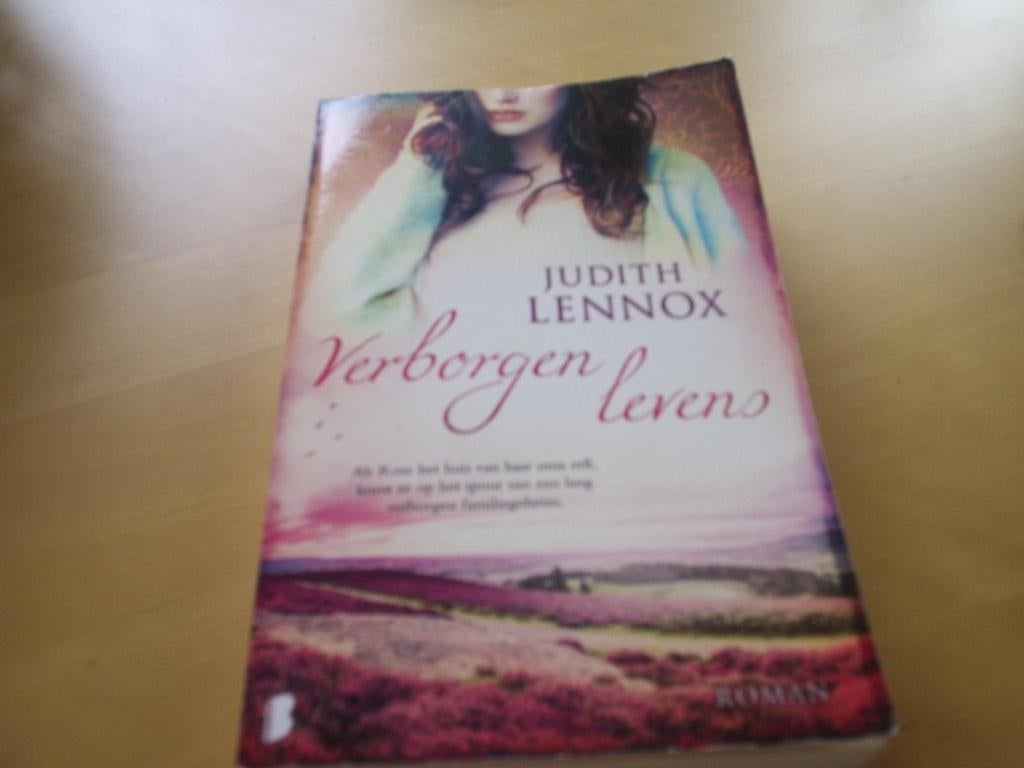 roman van JUDITH LENNOX, Ophalen of Verzenden, Zo goed als nieuw, Nederland