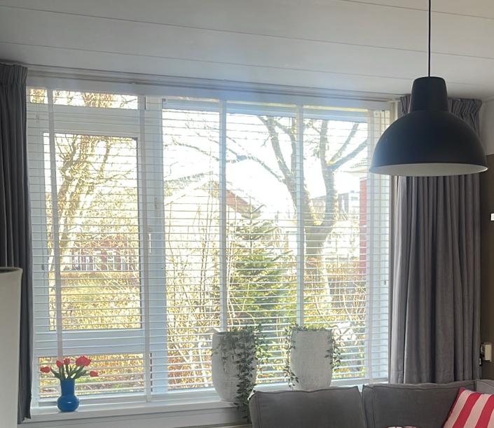 Houten jaloezie wit 215 cm breed, Huis en Inrichting, Ophalen, Gebruikt, Wit, 200 cm of meer