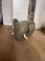 Olifanten poefje met houten pootjes - Zo goed als nieuw, Huis en Inrichting, Banken | Voetenbanken en Poefen, Ophalen, Zo goed als nieuw