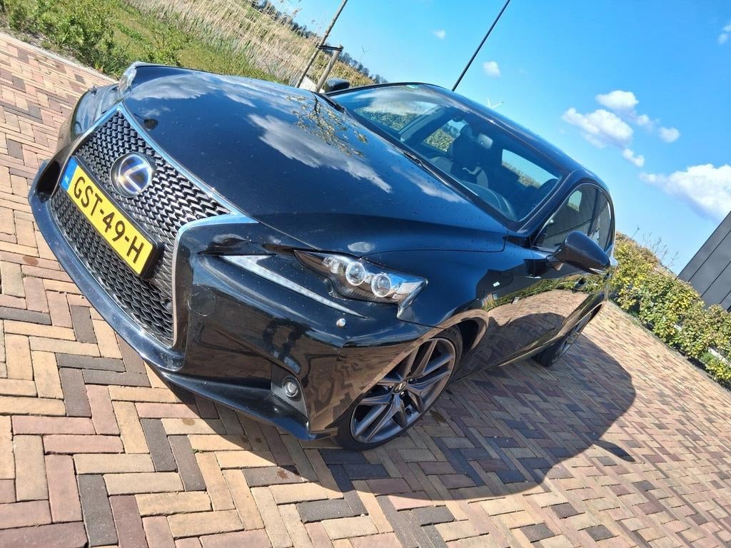 Lexus IS 300H 2.5 Hybrid CVT 2014 Zwart, Auto's, Lexus, Achterwielaandrijving, Leder en Stof, Zwart, Sedan
