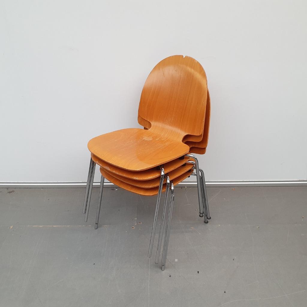 Set 4x houten stoelen met gebruikerssporen stapelbaar