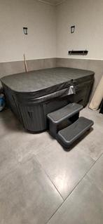 Bilbao Jacuzzi als nieuw, met toebehoren, Ophalen, Zo goed als nieuw, Filter, Vast