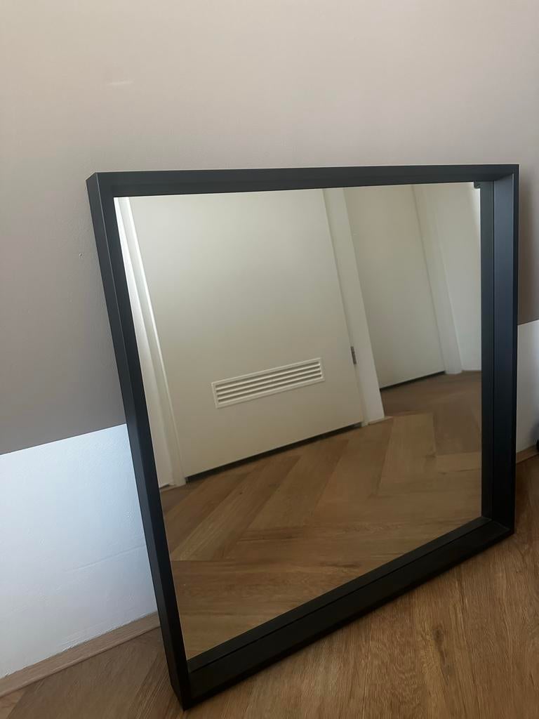 IKEA NISSEDAL spiegel, Huis en Inrichting, Woonaccessoires | Spiegels, Ophalen, Vierkant, Zo goed als nieuw, Minder dan 100 cm