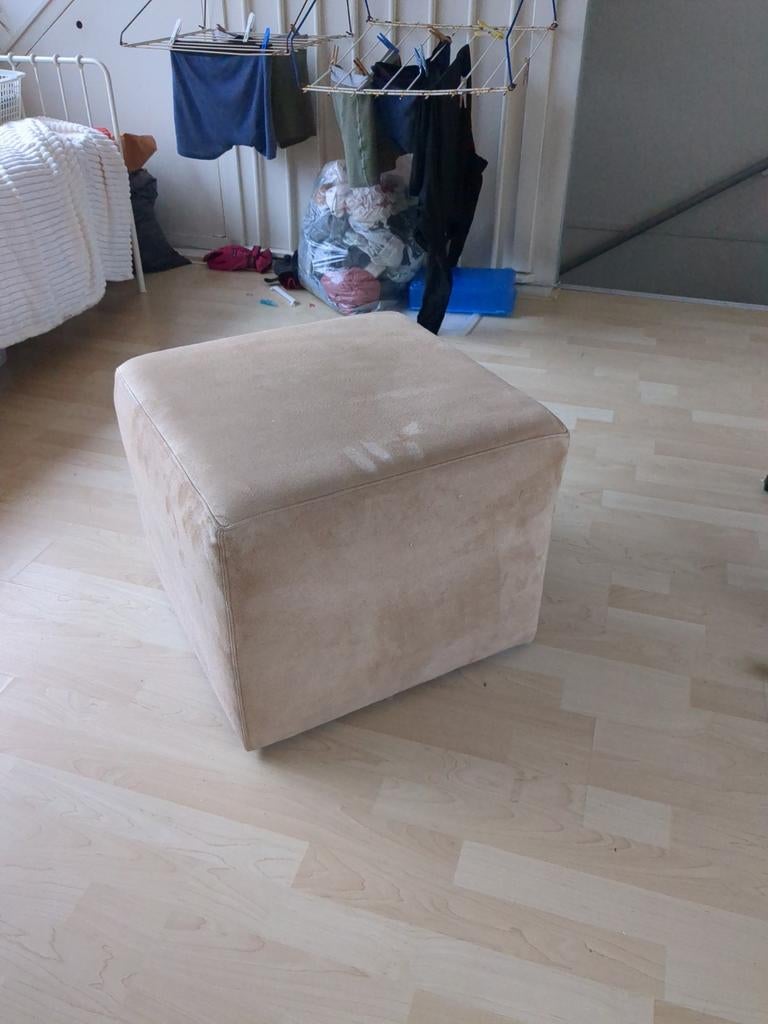 Nette Suède Poef - 42x52x52 cm, Ophalen of Verzenden