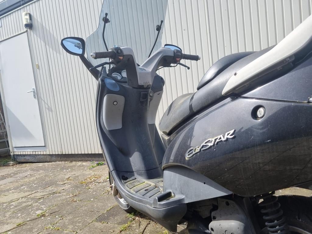 Peugeot Elystar 50cc Brommer - Zwart (loopt niet), Fietsen en Brommers, Ophalen, Tweetakt, Gebruikt, Overige modellen