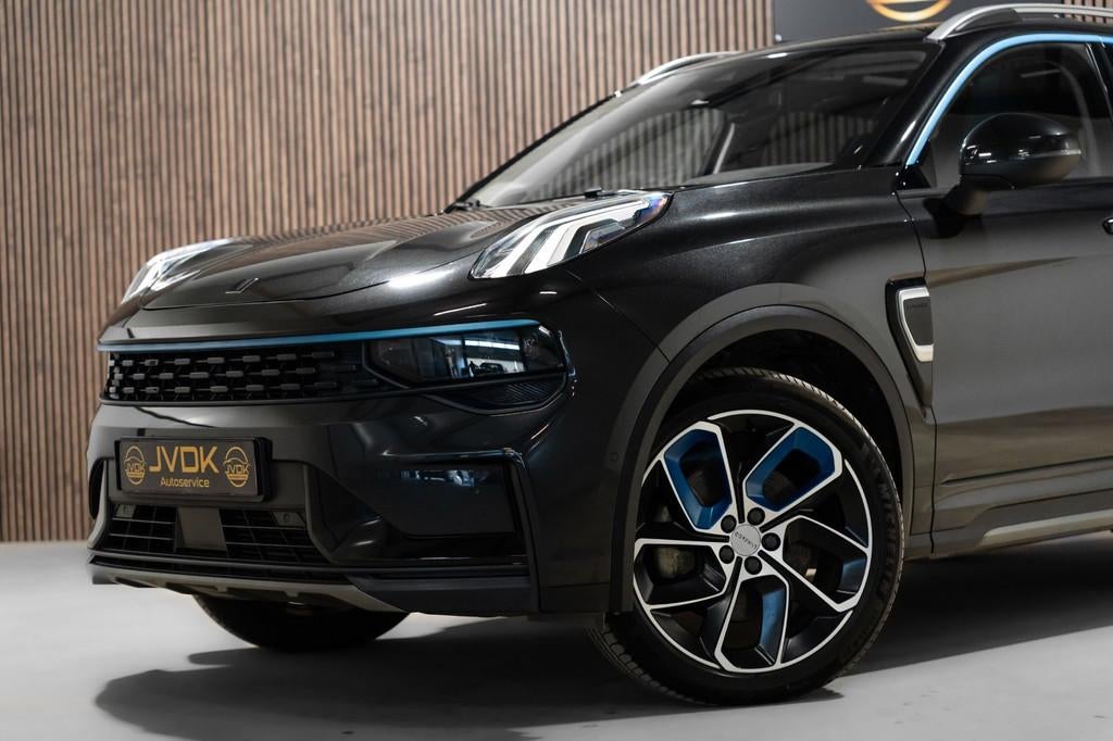 Lynk & Co 01 1.5 2022 LED PANO CAMERA 20INCH NAVI, Auto's, 1800 kg, Euro 6, Adaptive Cruise Control, Zwart