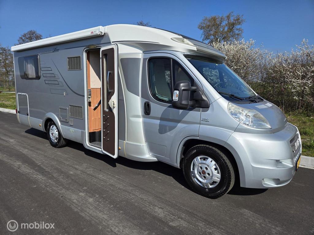 Hymer T 698CL 2.3 131PK ☆Queensbed, Xxl-koelkast, Solar☆, Caravans en Kamperen, 7 tot 8 meter, Bedrijf, Hymer, Half-integraal
