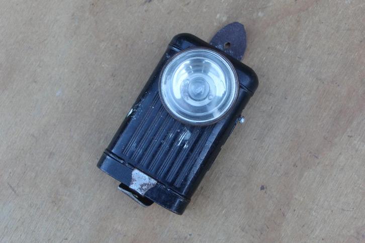 + Duitse Zaklamp Pertrix Goede Werkende Staat WH LW +, Verzamelen, Militaria | Tweede Wereldoorlog, Duitsland, Ophalen of Verzenden