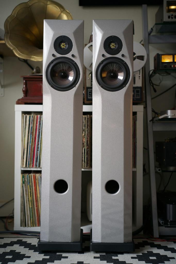 Diapason Nux hoogwaardige Italiaanse zuilen luidsprekers, Audio, Tv en Foto, Luidsprekers, Ophalen, Gebruikt, Front, Rear of Stereo speakers
