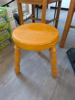 Leuk oud houten krukje / melkkrukje met gedraaide poten, Ophalen of Verzenden, Gebruikt, Hout