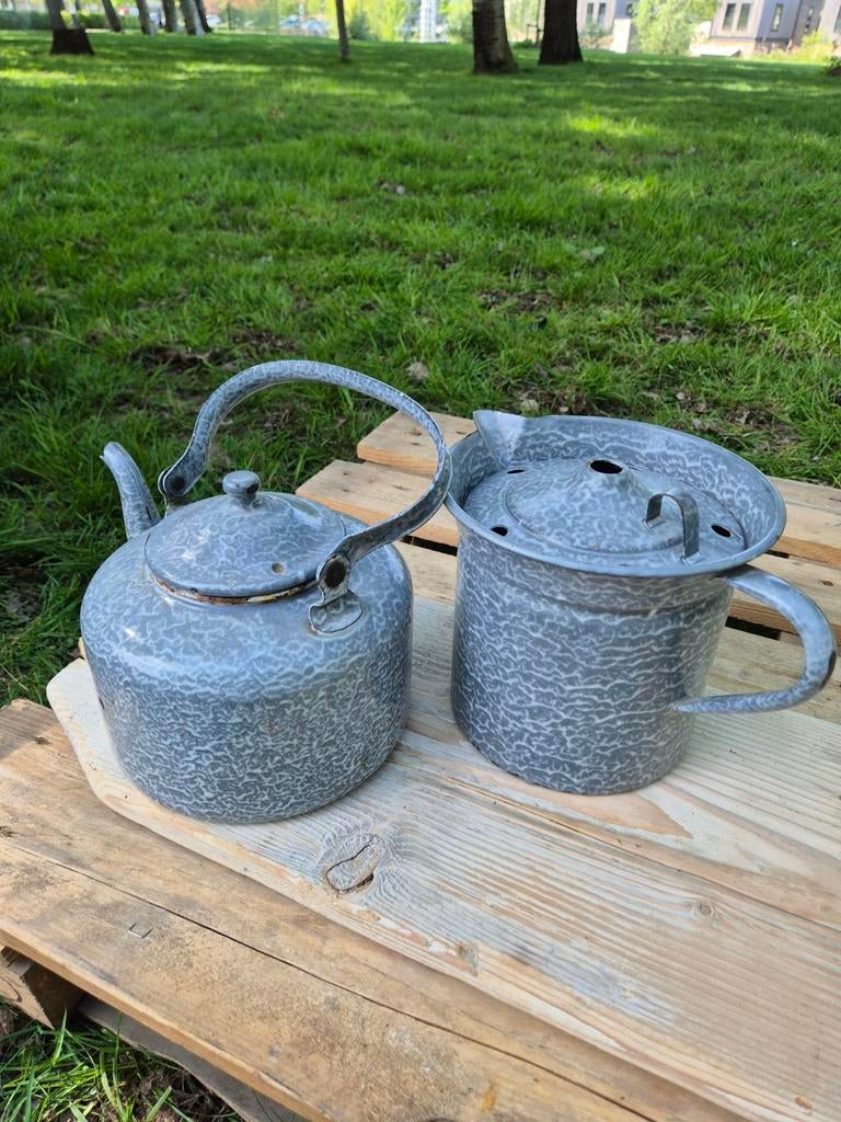 Water pot en melk kan emaille, Antiek en Kunst, Antiek | Emaille, Ophalen of Verzenden