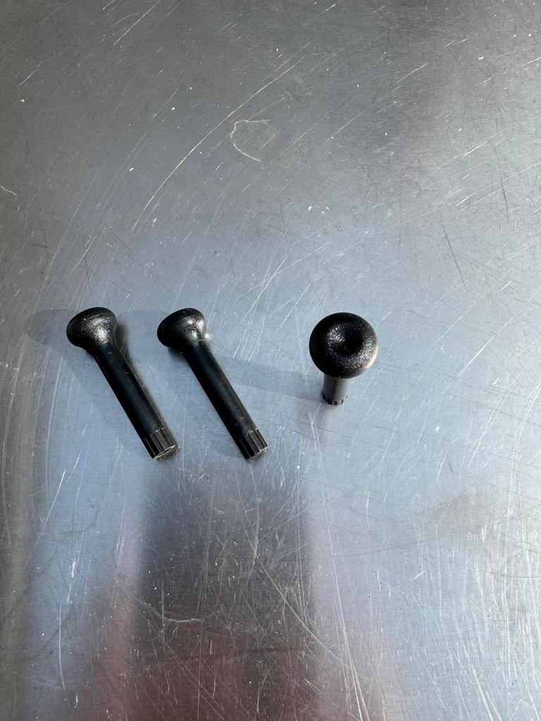 Golf - Jetta 2 deurknoppen 3x origineel Volkswagen., Auto-onderdelen, Interieur en Bekleding, Ophalen of Verzenden, Nieuw, Volkswagen