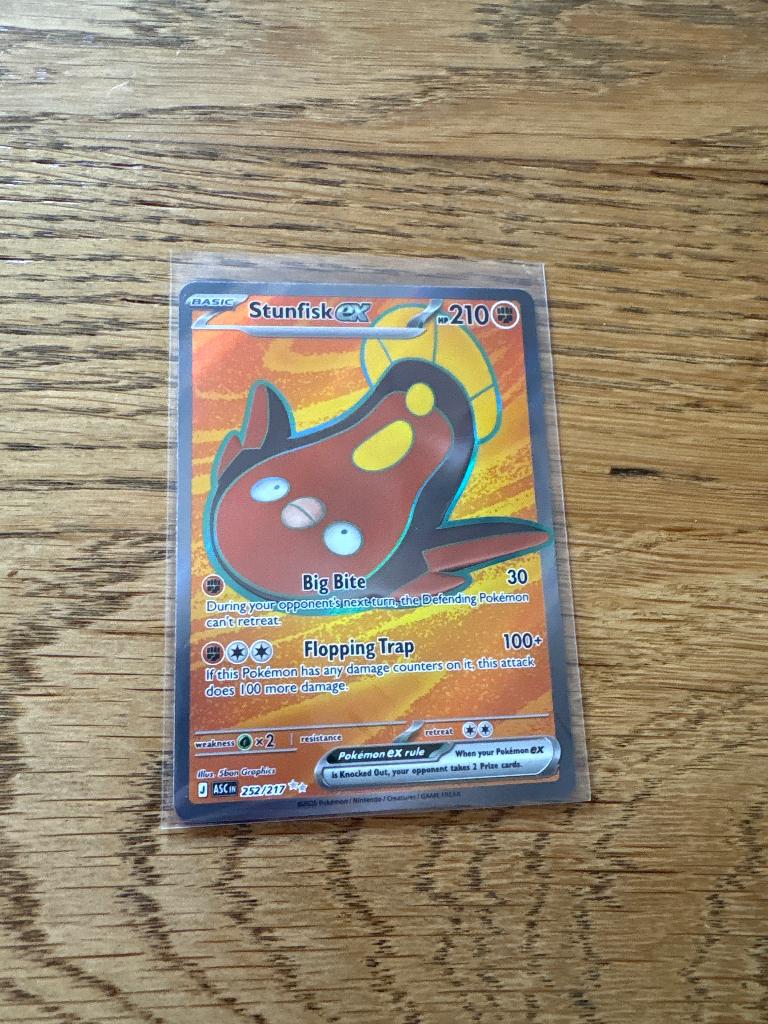 Pokémon kaart 252/217 Stunfisk ex, Ophalen of Verzenden, Nieuw, Losse kaart, Foil