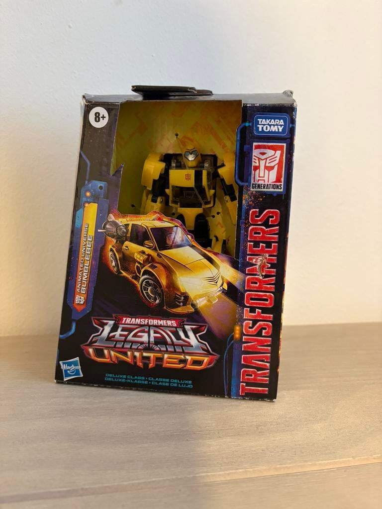 Transformers Legacy United Deluxe Class Animated Bumblebee, Verzamelen, Transformers, Overige generaties, Ophalen of Verzenden