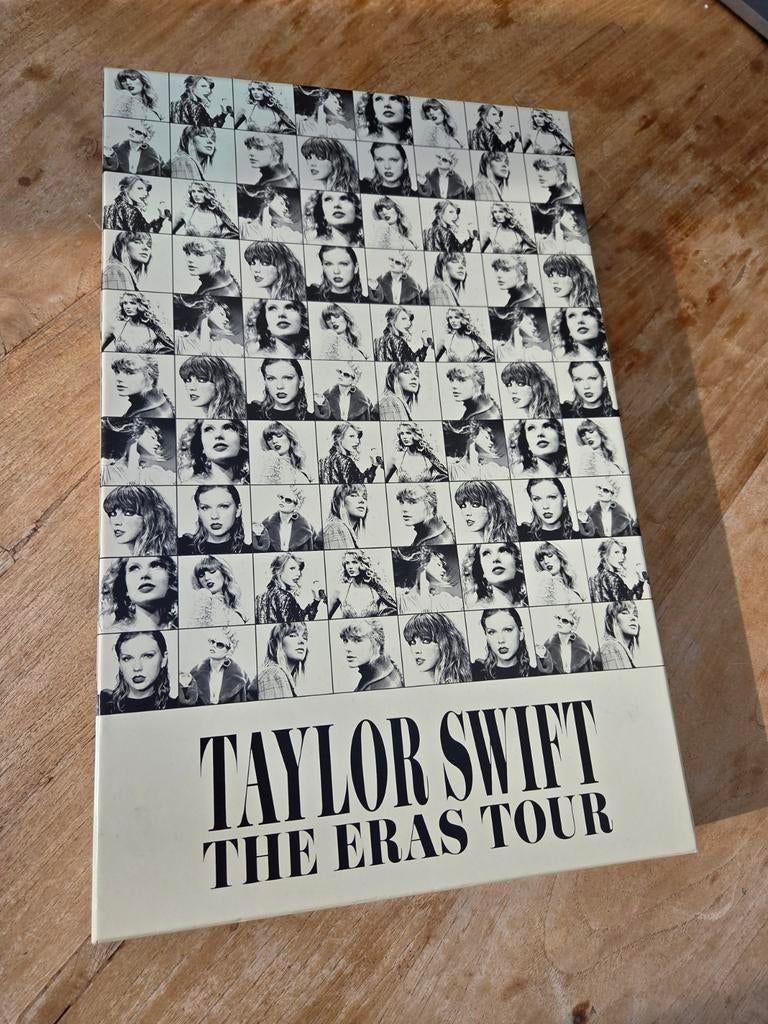 Taylor Swift The Eras Tour Vip Box Official 2024, Verzamelen, Muziek, Artiesten en Beroemdheden, Ophalen of Verzenden