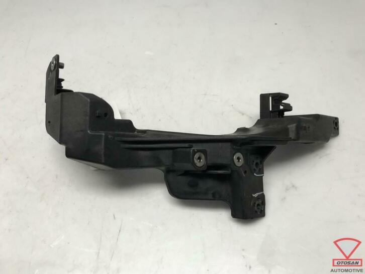 hyundai i30 2014 koplampsteun rechts 64166 a6000