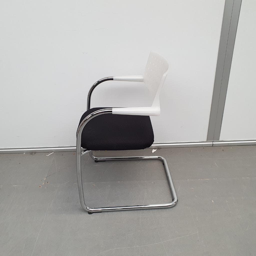 Vitra Visavis vergaderstoel - zwarte stof, Huis en Inrichting, Stoelen, Ophalen of Verzenden, Gebruikt, Stof, Vijf, Zes of meer stoelen