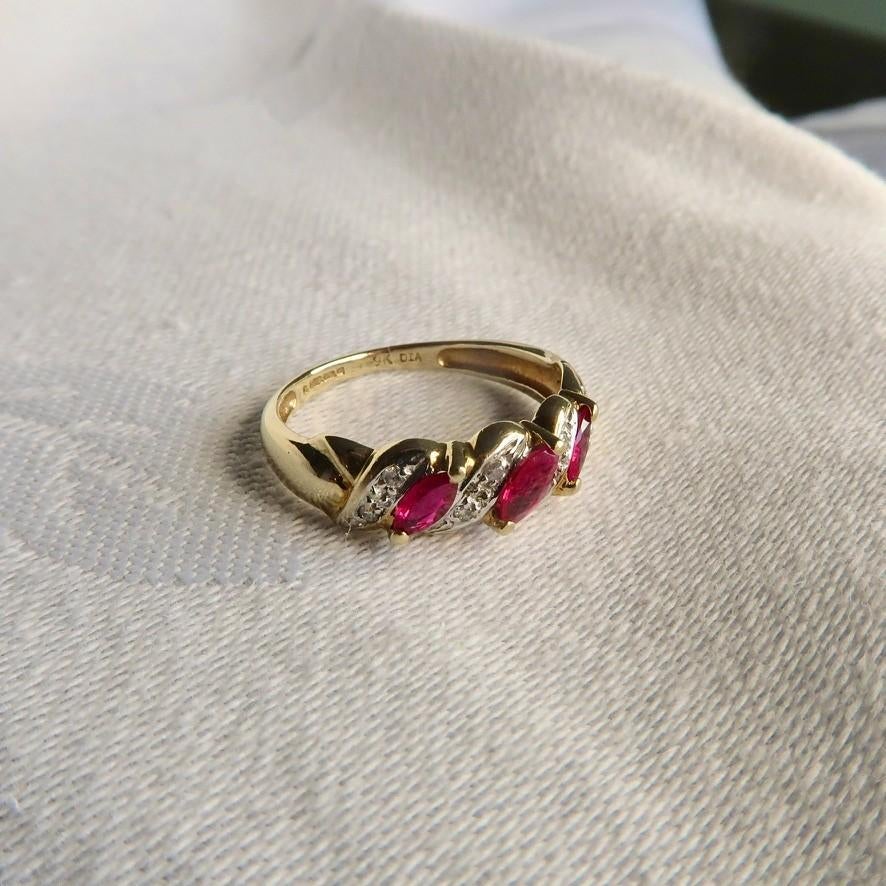 Vintage ring goud 9k met robijn en diamant, Sieraden, Tassen en Uiterlijk, Antieke sieraden, Verzenden, Goud, Ring, Met edelsteen