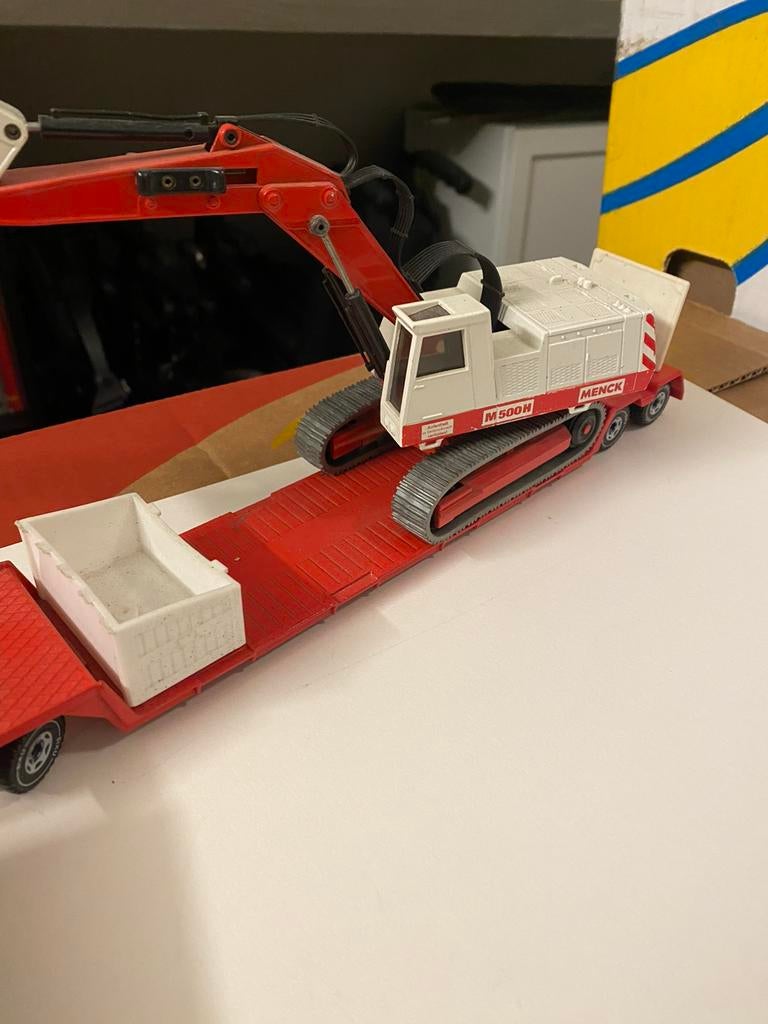 MAN met dieplader en kraan, Hobby en Vrije tijd, Modelauto's | 1:50, Ophalen of Verzenden, Gebruikt, Bus of Vrachtwagen, SIKU