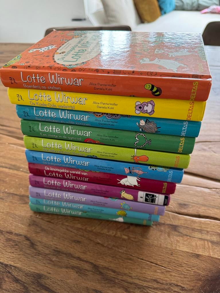 Hele collectie Lotte Wirwar 11 boeken compleet ZGAN, Boeken, Ophalen of Verzenden, Zo goed als nieuw, Fictie