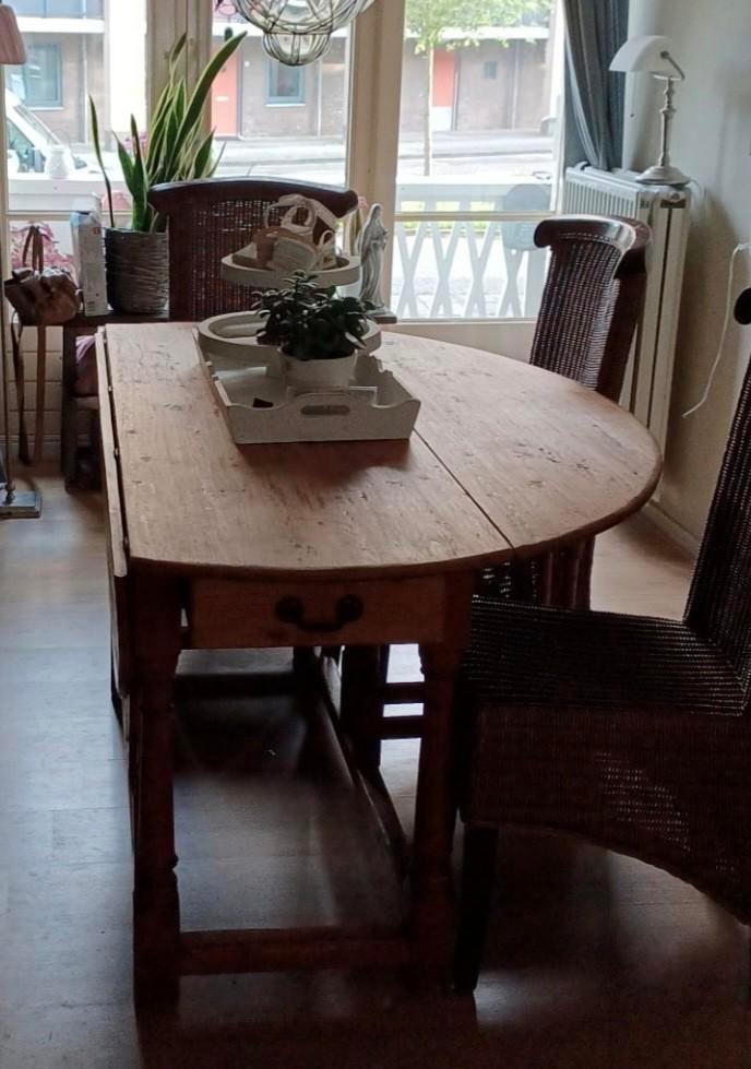 Antieke gateleg/hangoor eettafel, Ophalen