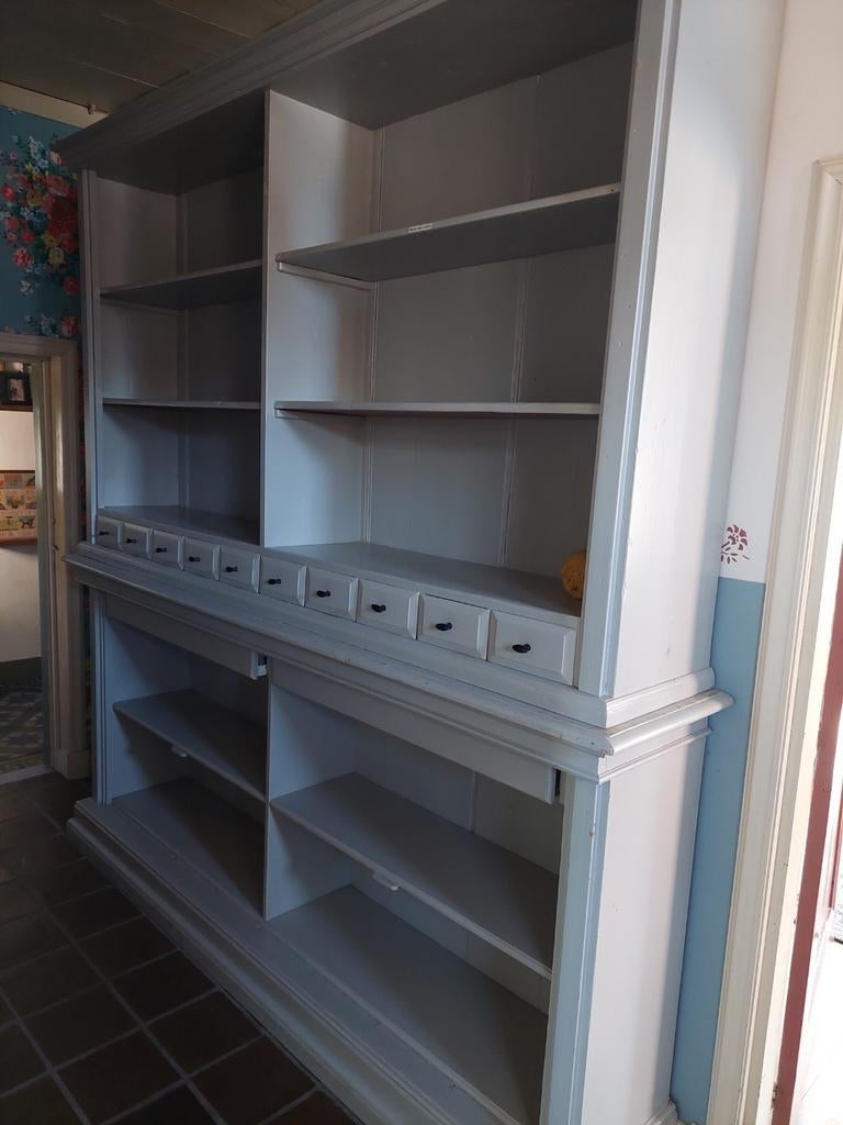 Grijze grutterskast met leuke lades, 230x225x43 cm, Ophalen, Met plank(en), Gebruikt, 200 cm of meer