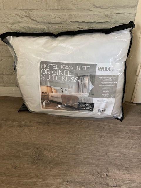 Hoofdkussen Van der Valk hotel kwaliteit, Ophalen of Verzenden, Zo goed als nieuw, Wit, Rechthoekig