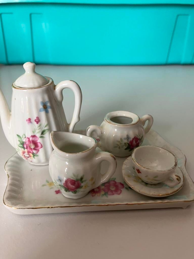 Ienie mini klein serviesje, Antiek en Kunst, Ophalen of Verzenden