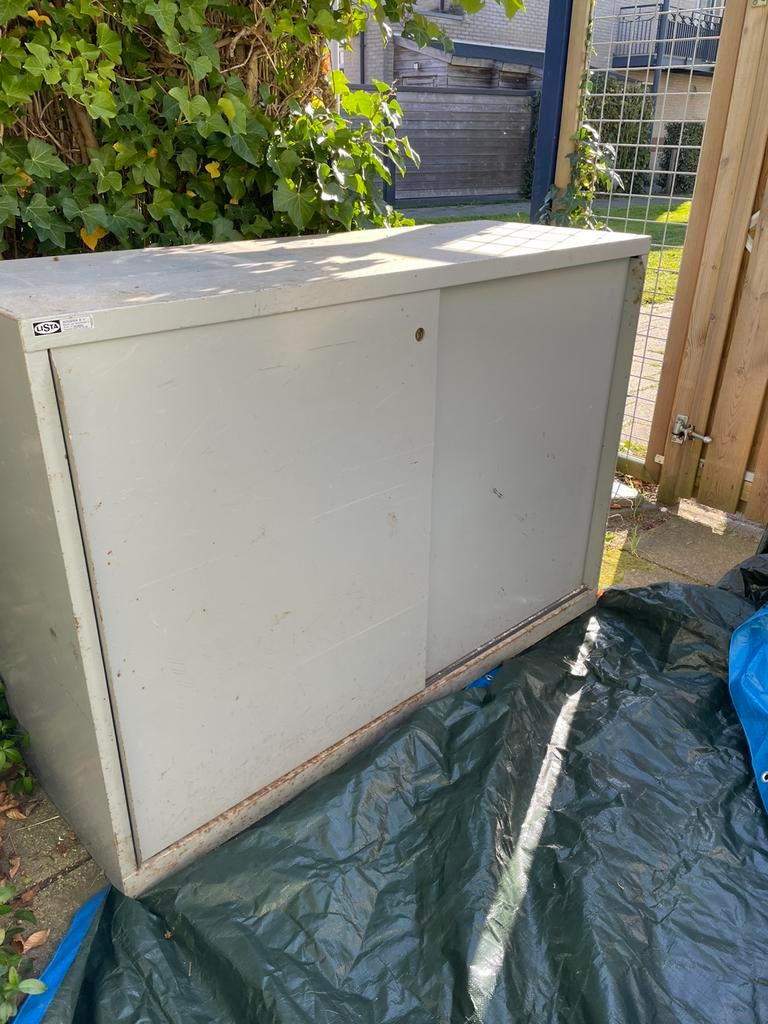 Oud ijzere kast, Tuin en Terras, Ophalen, Gebruikt, Metaal, Overige typen