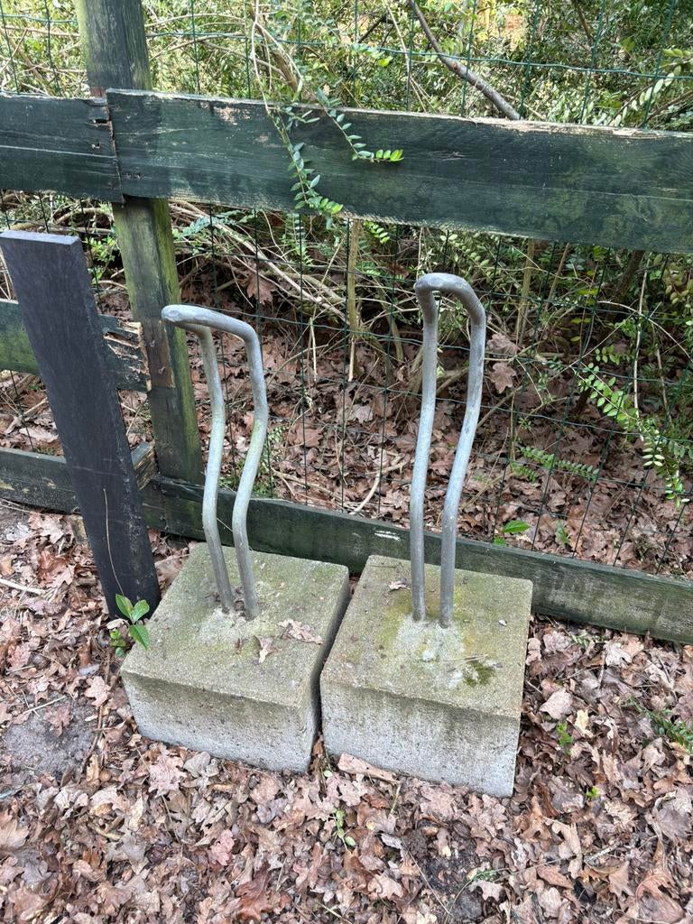 Fietsenstalling/rek op betonnen voet, Fietsen en Brommers, Fietsaccessoires | Fietsenrekken, Ophalen of Verzenden, Zo goed als nieuw