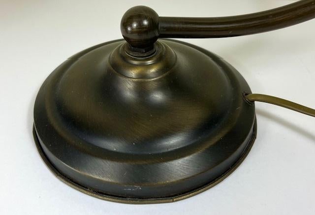 Klassieke bureaulamp met opaline kelkvormige kap, Ophalen of Verzenden, Zo goed als nieuw, Glas, Minder dan 50 cm