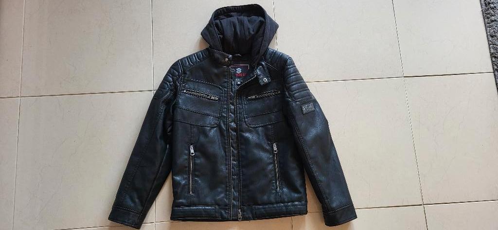Stoere zwarte leren jas met capuchon - maat 152 - DIVSN83, C&A, Ophalen of Verzenden, Zo goed als nieuw, Jongen