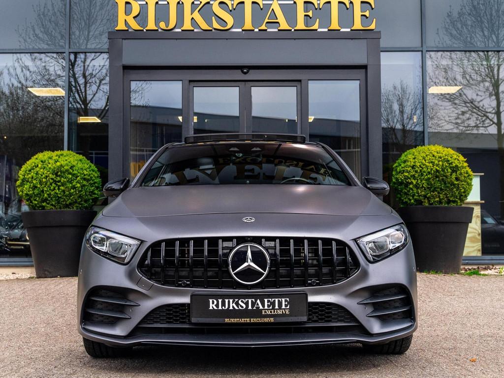 Mercedes A-klasse A250e Business AMG Limited|PANO|BURMESTER, Gebruikt, 4 cilinders, Bedrijf, Parkeercamera