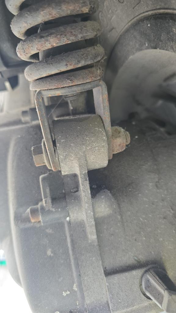 Gezocht voor en achter vespa sprint schokbreker veer, Ophalen of Verzenden