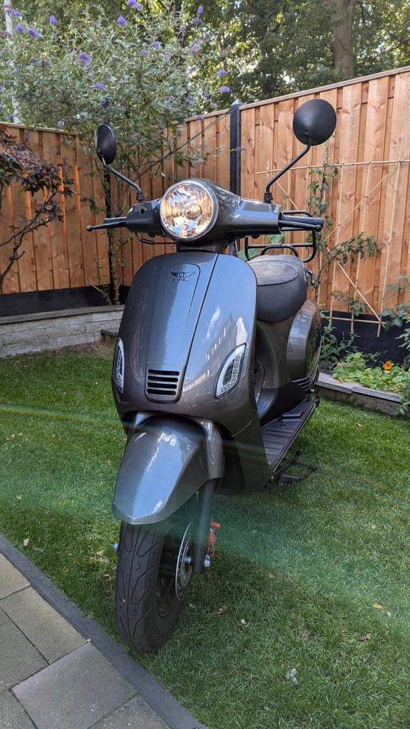 DjJDD Cashmere Scooter uit 2022 - Zo goed als nieuw, Fietsen en Brommers, Ophalen, Zo goed als nieuw, Overige typen, Overige merken