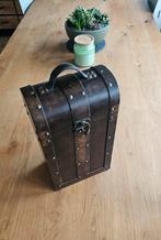 Decoratieve wijnkoffer van hout, Overige houtsoorten, Minder dan 50 cm, Gebruikt, Minder dan 50 cm