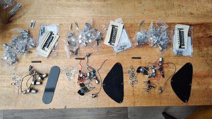 B.C.Rich Bich Hardware, 3 sets, Muziek en Instrumenten, Snaarinstrumenten | Gitaren | Elektrisch, Gebruikt, Solid body, Overige merken